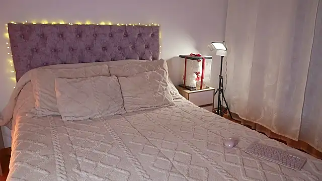 samantha evans2 online show from 04/07/26, 02:45