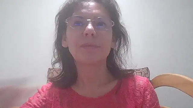 Snapshot of HollyJewel chatting on 12/17/24, 06:31 HollyJewel online show from 12/17/24, 06:31