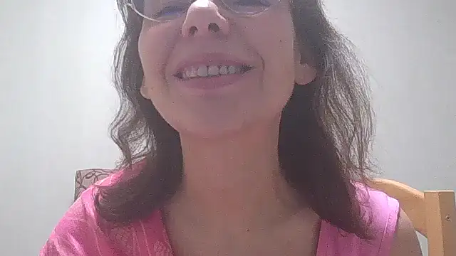 Snapshot of HollyJewel chatting on 01/10/25, 04:41 HollyJewel online show from 01/10/25, 04:41