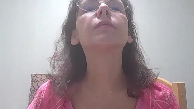 Snapshot of HollyJewel chatting on 01/22/25, 04:44 HollyJewel online show from 01/22/25, 04:44