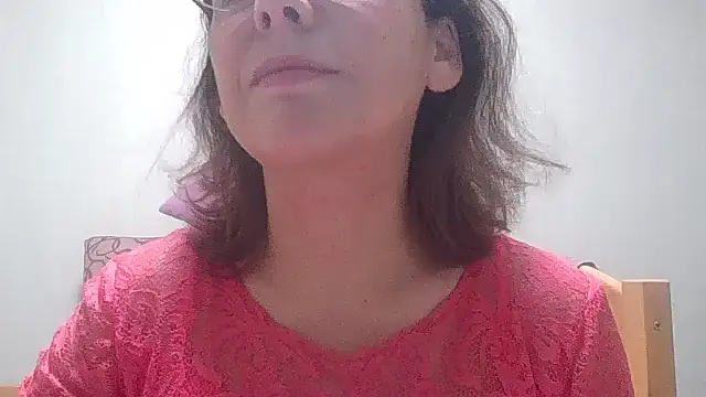 Snapshot of HollyJewel chatting on 11/07/25, 06:08 HollyJewel online show from 11/07/25, 06:08