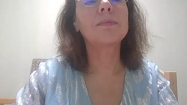 Snapshot of HollyJewel chatting on 11/13/25, 04:39 HollyJewel online show from 11/13/25, 04:39