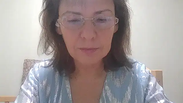 Snapshot of HollyJewel chatting on 11/17/25, 04:13 HollyJewel online show from 11/17/25, 04:13