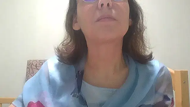 Snapshot of HollyJewel chatting on 11/24/25, 02:50 HollyJewel online show from 11/24/25, 02:50