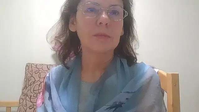 Snapshot of HollyJewel chatting on 11/27/25, 03:25 HollyJewel online show from 11/27/25, 03:25