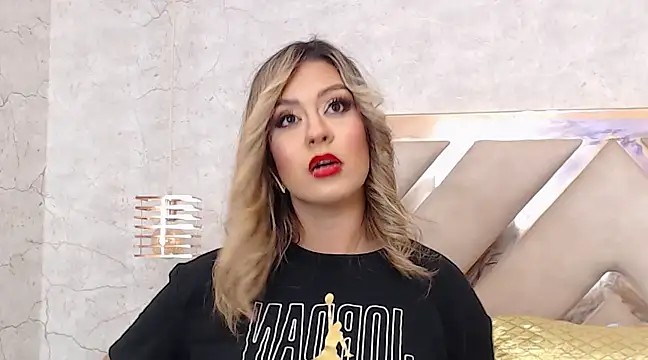 Snapshot of JoannaStanford chatting on 01/30/25, 12:18 JoannaStanford online show from 01/30/25, 12:18