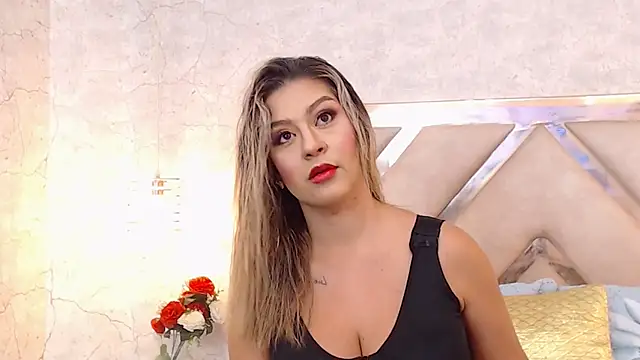 Snapshot of JoannaStanford chatting on 02/05/25, 12:10 JoannaStanford online show from 02/05/25, 12:10