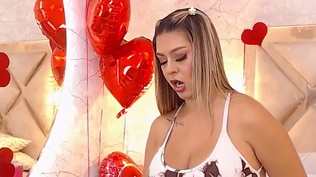 Snapshot of JoannaStanford chatting on 02/19/25, 12:57 JoannaStanford online show from 02/19/25, 12:57