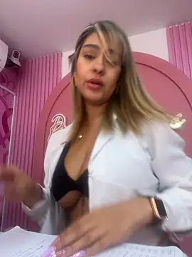 Snapshot of JoannaStanford chatting on 09/12/25, 08:31 JoannaStanford online show from 09/12/25, 08:31