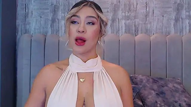 Snapshot of JoannaStanford chatting on 09/19/25, 07:58 JoannaStanford online show from 09/19/25, 07:58