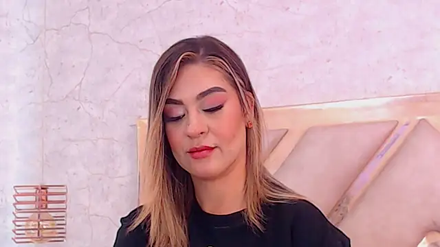 Snapshot of JoannaStanford chatting on 11/30/25, 08:02 JoannaStanford online show from 11/30/25, 08:02