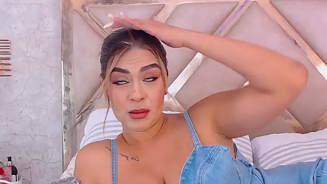 Snapshot of JoannaStanford chatting on 12/02/25, 01:55 JoannaStanford online show from 12/02/25, 01:55