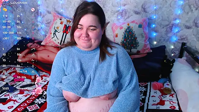 Snapshot of Estelle_Hicks chatting on 12/23/24, 09:08 Estelle Hicks online show from 12/23/24, 09:08