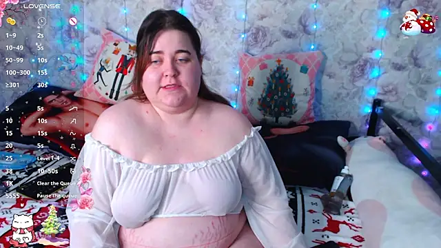Snapshot of Estelle_Hicks chatting on 12/24/24, 07:44 Estelle Hicks online show from 12/24/24, 07:44