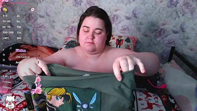 Snapshot of Estelle_Hicks chatting on 01/07/25, 06:14 Estelle Hicks online show from 01/07/25, 06:14