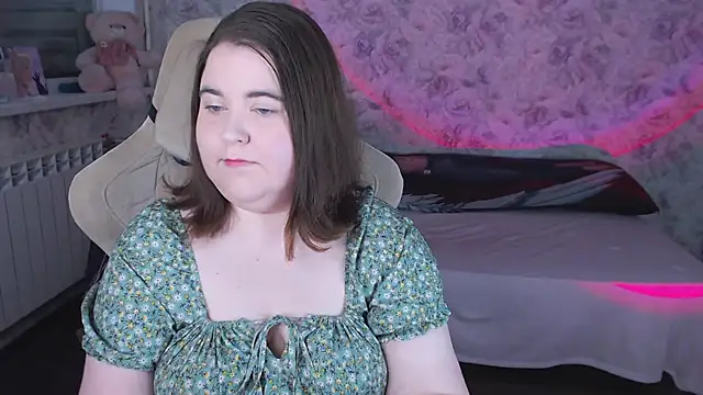 Estelle Hicks online show from 03/28/26, 06:51