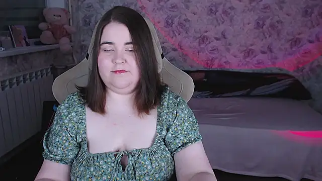 Estelle Hicks online show from 04/18/26, 06:56