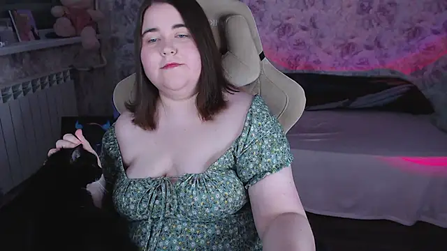 Estelle Hicks online show from 04/18/26, 07:58