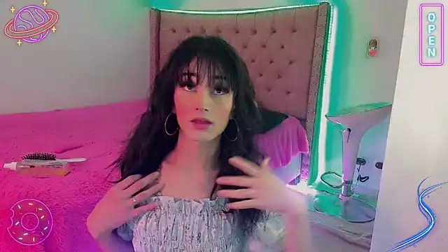 Snapshot of LittleEmmaa chatting on 12/30/24, 04:08 LittleEmmaa online show from 12/30/24, 04:08