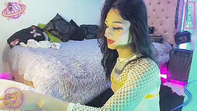 Snapshot of LittleEmmaa chatting on 01/20/25, 02:11 LittleEmmaa online show from 01/20/25, 02:11