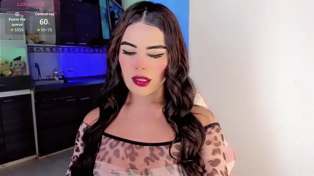 Snapshot of LittleEmmaa chatting on 03/12/26, 03:29 LittleEmmaa online show from 03/12/26, 03:29