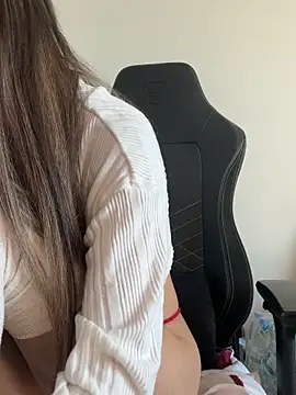 Snapshot of AmaliaMarkova_ chatting on 12/19/25, 09:49 AmaliaMarkova online show from 12/19/25, 09:49