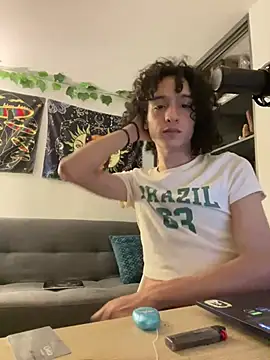 Danni boy online show from 12/24/24, 11:33