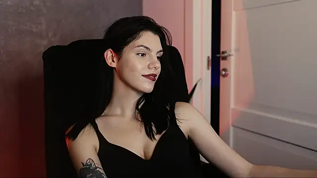 Snapshot of mistress__rochelle chatting on 01/22/25, 07:03 mistress  rochelle online show from 01/22/25, 07:03