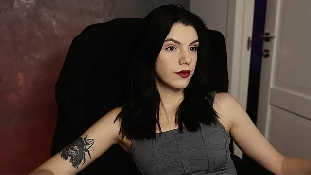 Snapshot of mistress__rochelle chatting on 02/06/25, 05:51 mistress  rochelle online show from 02/06/25, 05:51