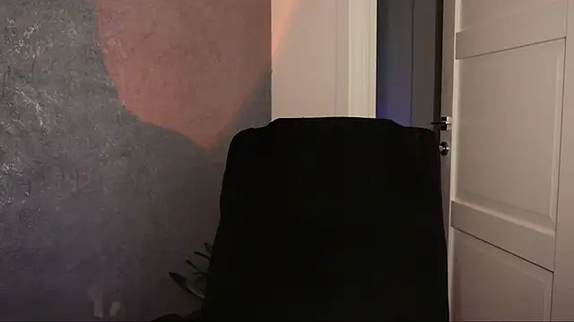 Snapshot of mistress__rochelle chatting on 03/19/25, 11:14 mistress  rochelle online show from 03/19/25, 11:14