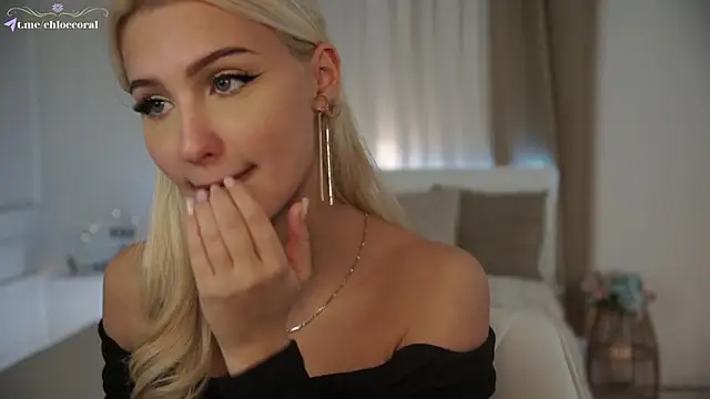 ChloeCoral online show from 12/04/24, 09:46