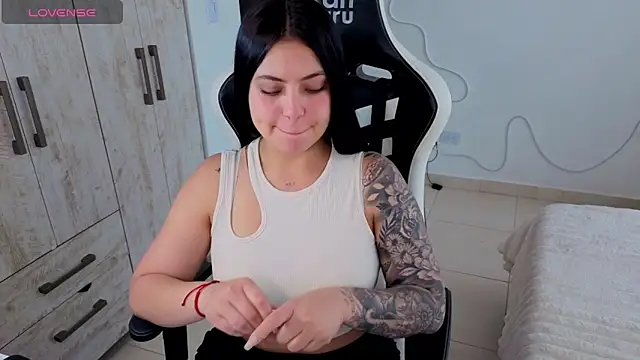 Victoryyy  online show from 03/20/26, 06:02