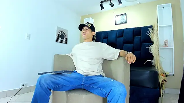 Jhonn Rhyss online show from 09/30/25, 02:16