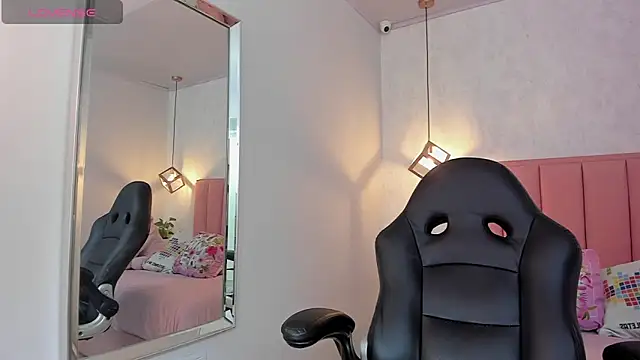 SUNNYCYRUS online show from 03/05/25, 07:38