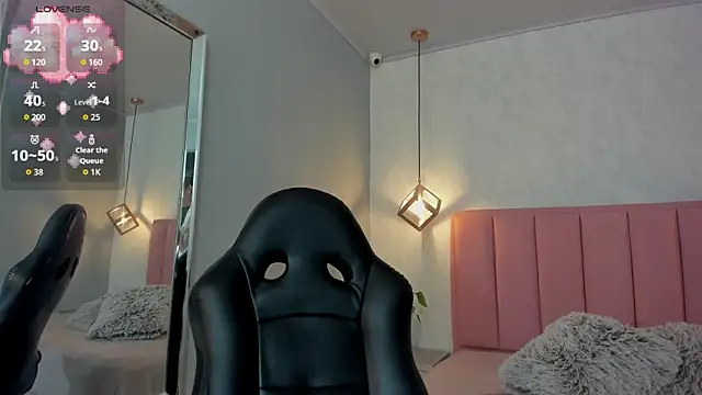 SUNNYCYRUS online show from 09/30/25, 12:32