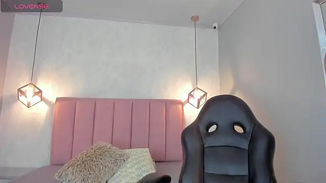 SUNNYCYRUS online show from 11/08/25, 12:27