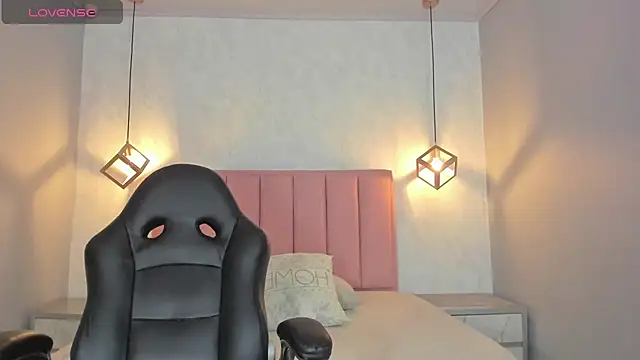 SUNNYCYRUS online show from 02/02/26, 12:48