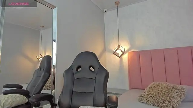 SUNNYCYRUS online show from 02/26/26, 12:37