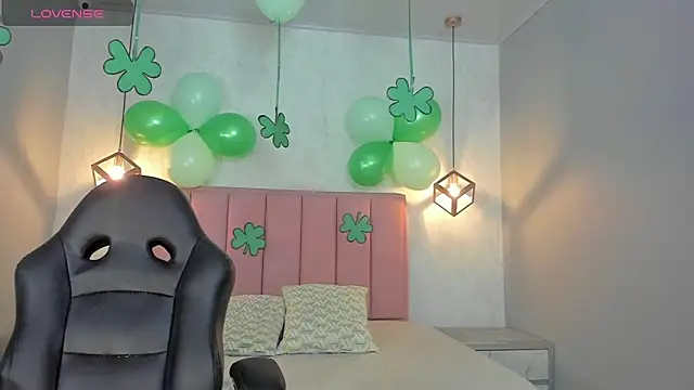 SUNNYCYRUS online show from 03/17/26, 01:25