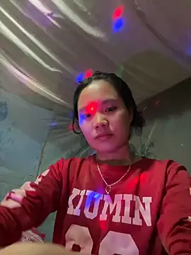 Snapshot of Be-MyMy chatting on 12/24/24, 12:44 Be-MyMy online show from 12/24/24, 12:44