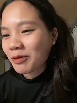 Snapshot of Be-MyMy chatting on 12/31/24, 10:26 Be-MyMy online show from 12/31/24, 10:26