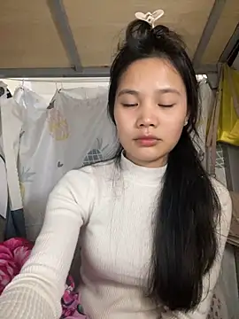 Snapshot of Be-MyMy chatting on 02/24/25, 02:04 Be-MyMy online show from 02/24/25, 02:04