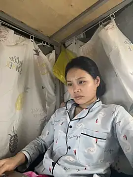 Snapshot of Be-MyMy chatting on 03/01/25, 04:33 Be-MyMy online show from 03/01/25, 04:33