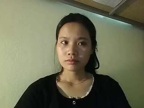 Snapshot of Be-MyMy chatting on 10/11/25, 02:04 Be-MyMy online show from 10/11/25, 02:04