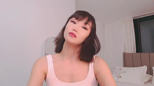 Snapshot of TumiLio chatting on 12/17/24, 03:49 TumiLio online show from 12/17/24, 03:49