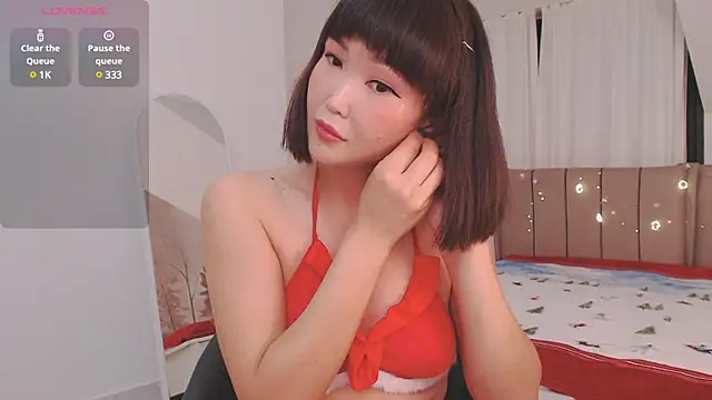 Snapshot of TumiLio chatting on 12/25/24, 04:33 TumiLio online show from 12/25/24, 04:33