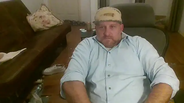 Snapshot of poundyouout69 chatting on 04/01/26, 05:19 poundyouout69 online show from 04/01/26, 05:19