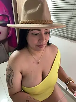 Snapshot of marta201_alfaro chatting on 01/26/25, 03:14 marta201 alfaro online show from 01/26/25, 03:14