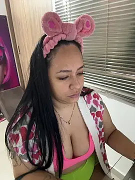 Snapshot of marta201_alfaro chatting on 02/09/25, 01:56 marta201 alfaro online show from 02/09/25, 01:56