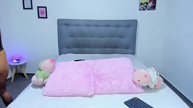 Snapshot of Agataowens chatting on 02/06/25, 01:49 Agataowens online show from 02/06/25, 01:49